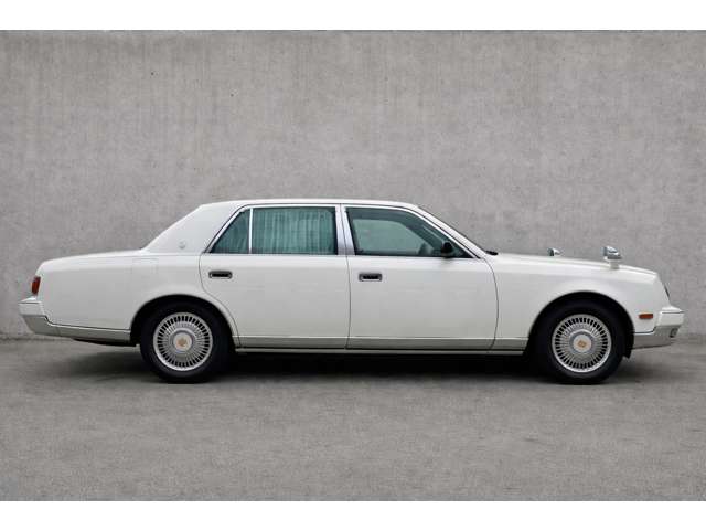 2009 Toyota Century – thumbnail 4