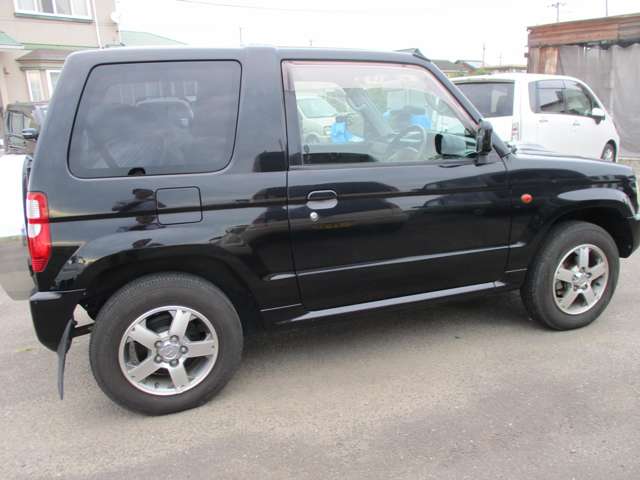2004 Mitsubishi Pajero Mini – thumbnail 3
