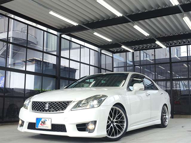2010 Toyota Crown Athlete – thumbnail 3