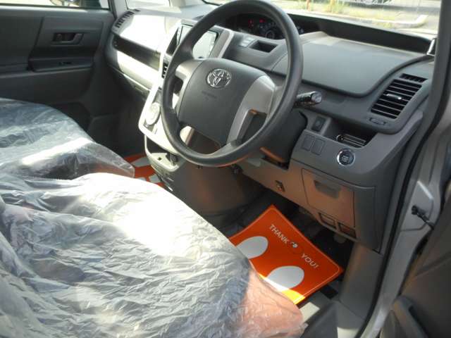 2007 Toyota Noah – thumbnail 4