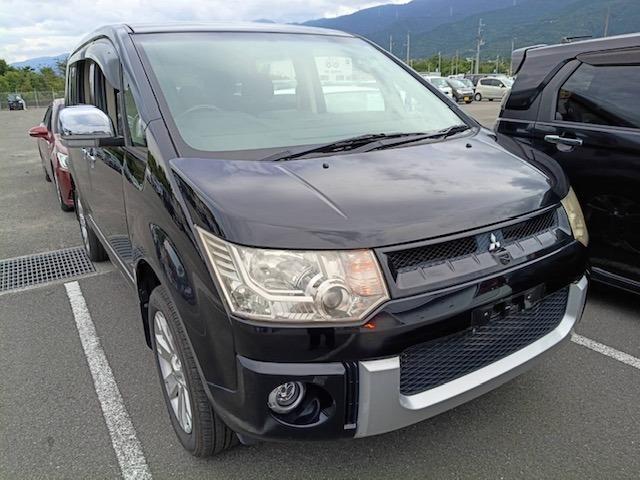 2009 Mitsubishi Delica D:5 – thumbnail 4