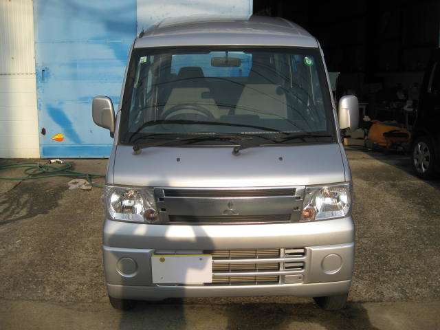 2010 Mitsubishi Minicab Van – thumbnail 2