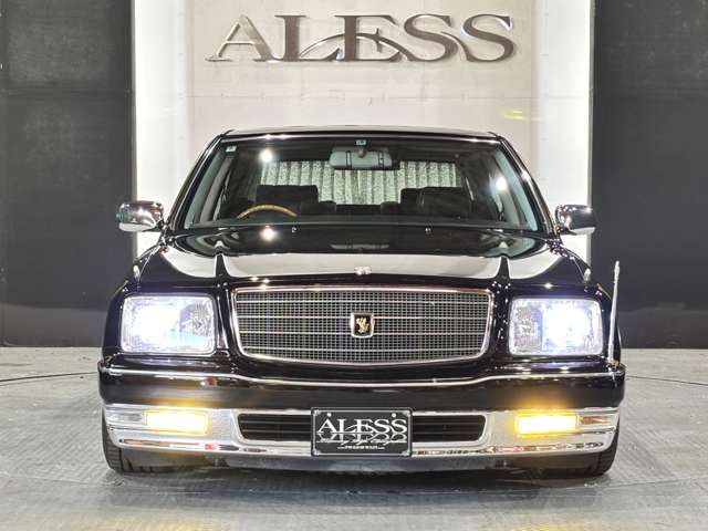 2005 Toyota Century – thumbnail 2