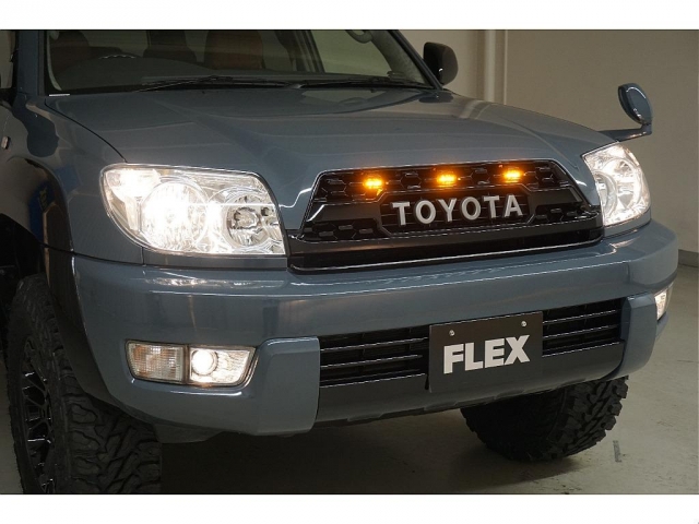 2003 Toyota Hilux Surf – thumbnail 3