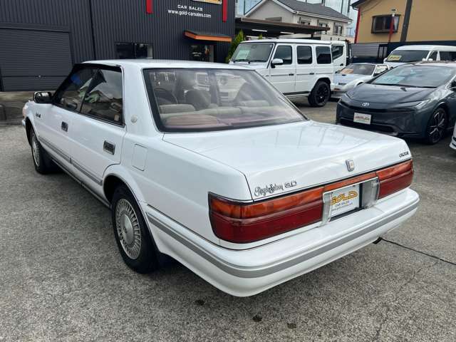 1990 Toyota Crown – thumbnail 4