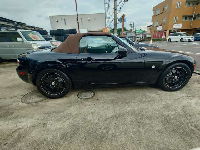 2005 Mazda Roadster – thumbnail 4