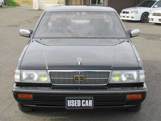 1989 Nissan Gloria – thumbnail 3