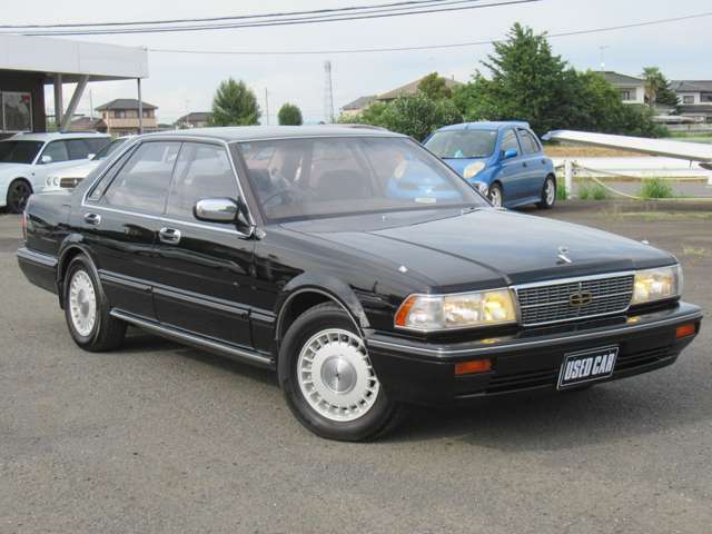 1989 Nissan Gloria – thumbnail 4