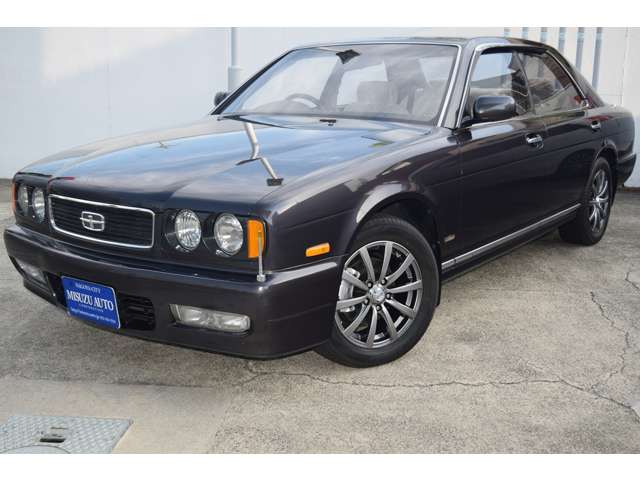 1992 Nissan Gloria – thumbnail 2