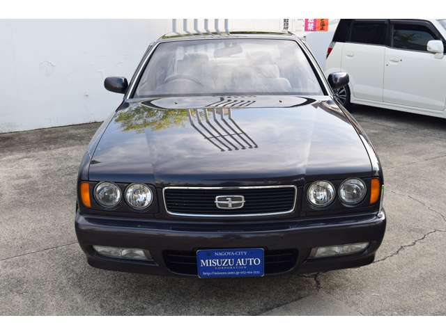 1992 Nissan Gloria – thumbnail 4