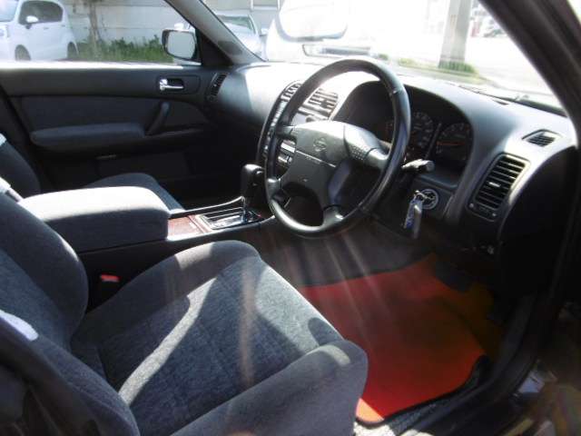 1995 Nissan Cedric – thumbnail 2