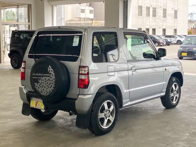 2009 Mitsubishi Pajero Mini – thumbnail 4
