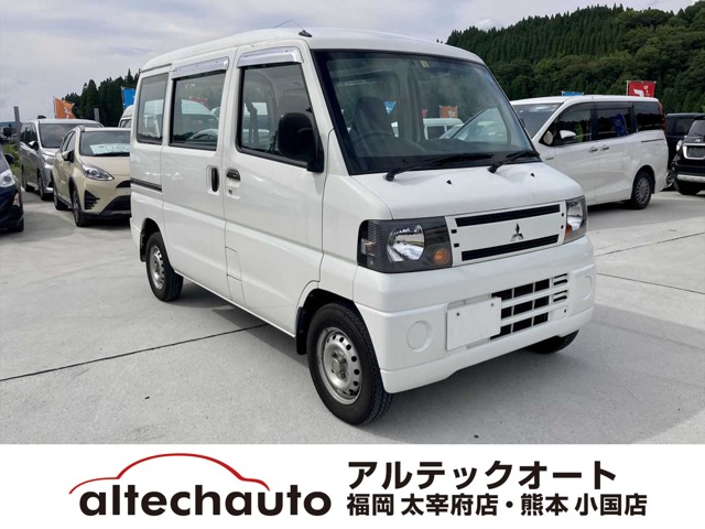 2010 Mitsubishi Minicab Van
