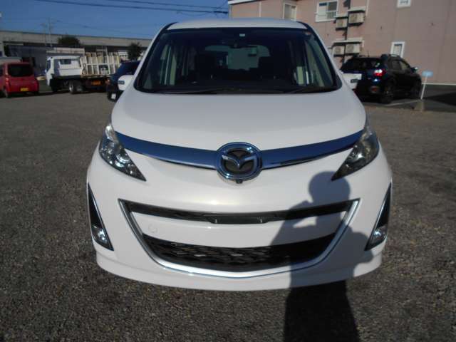 2010 Mazda Biante – thumbnail 2