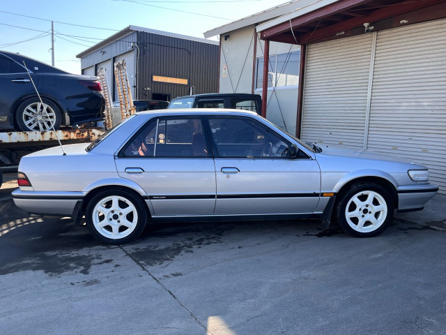 1988 Nissan Bluebird – thumbnail 3
