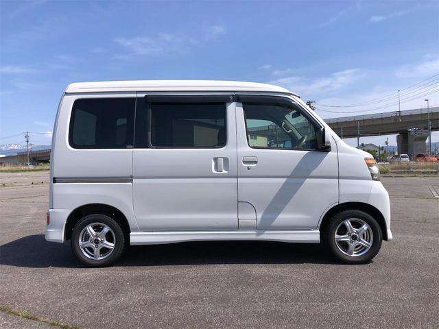 2010 Subaru Dias Wagon – thumbnail 4