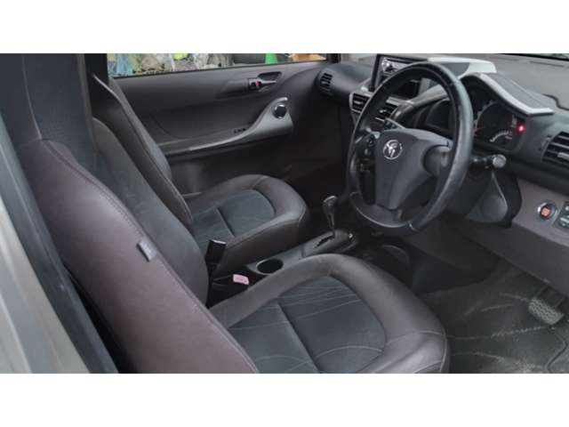 2009 Toyota iQ – thumbnail 3