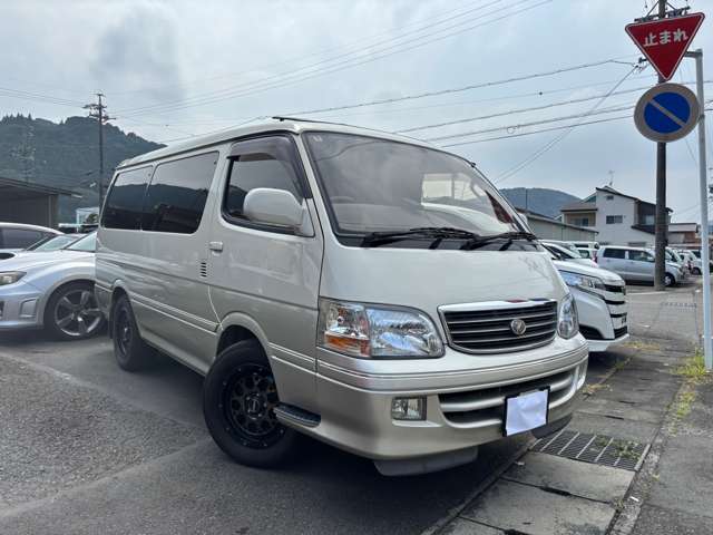 2000 Toyota Hiace – thumbnail 2