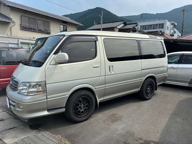 2000 Toyota Hiace – thumbnail 3