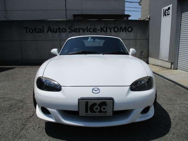 2004 Mazda Roadster – thumbnail 2