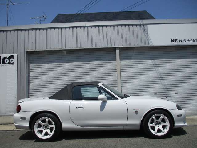 2004 Mazda Roadster – thumbnail 4