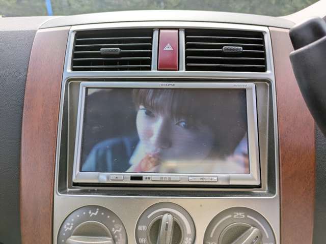 2010 Mitsubishi Colt – thumbnail 4