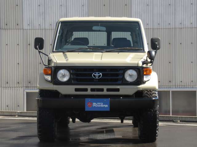 2004 Toyota Land Cruiser 70 – thumbnail 3