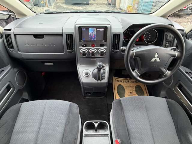 2010 Mitsubishi Delica D:5 – thumbnail 4