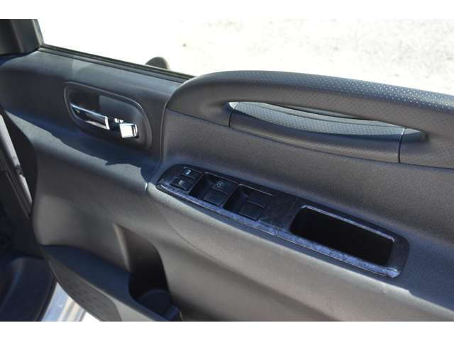 2006 Nissan Serena – thumbnail 4