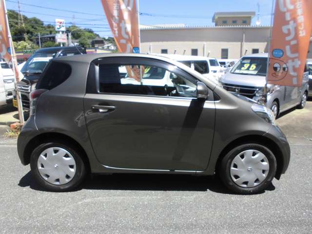 2008 Toyota iQ – thumbnail 4