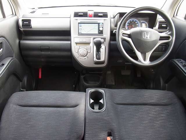 2010 Honda Zest – thumbnail 2