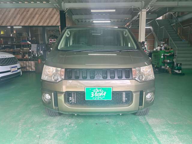 2010 Mitsubishi Delica D:5 – thumbnail 3