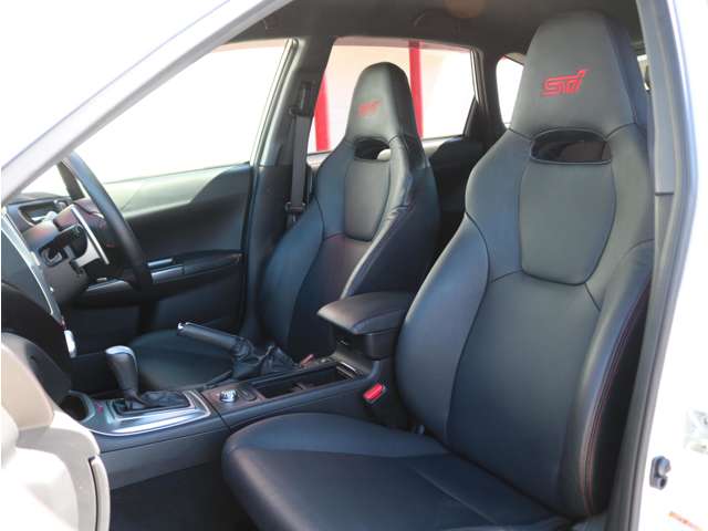 2010 Subaru Impreza Hatchback STI – thumbnail 4