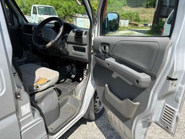2001 Mitsubishi Minicab Van – thumbnail 4