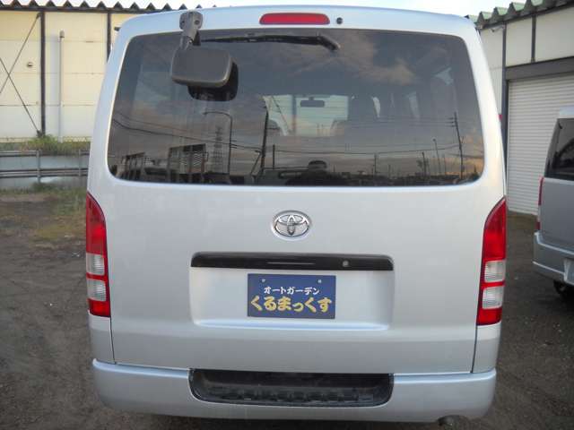 2006 Toyota Hiace – thumbnail 3