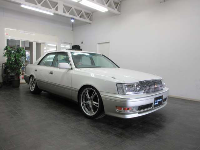1999 Toyota Crown – thumbnail 3