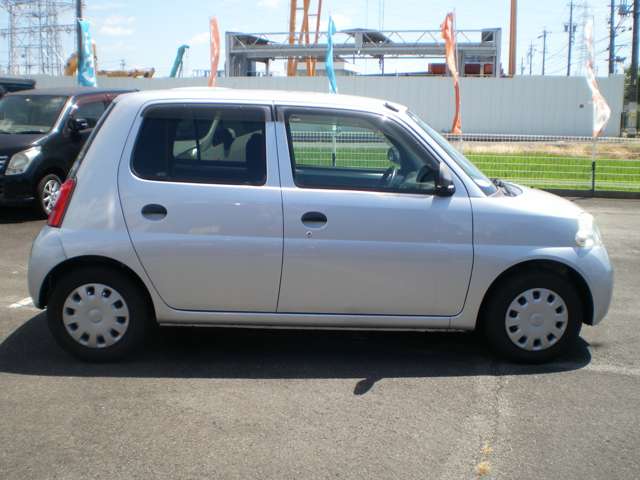 2010 Daihatsu Esse – thumbnail 4