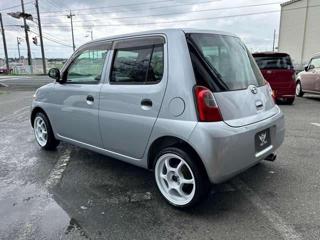 2010 Daihatsu Esse – thumbnail 4