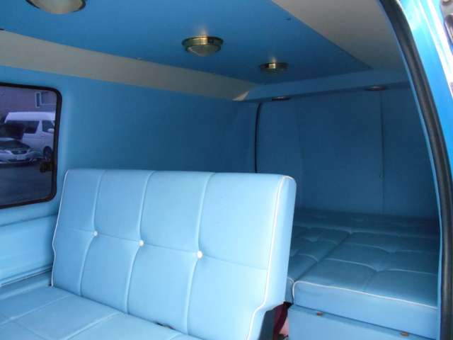 1997 Toyota Hiace – thumbnail 4
