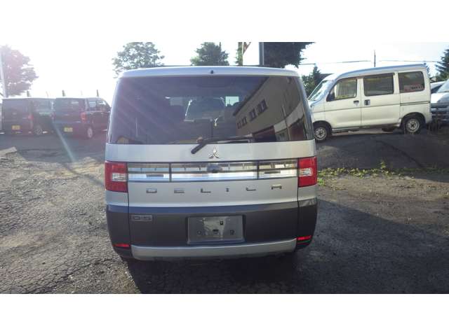 2009 Mitsubishi Delica D:5 – thumbnail 4