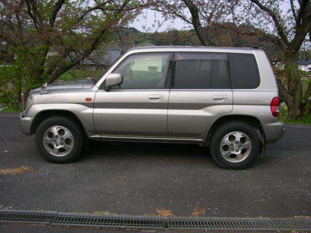 2001 Mitsubishi Pajero iO – thumbnail 3