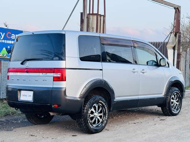 2009 Mitsubishi Delica D:5 – thumbnail 3