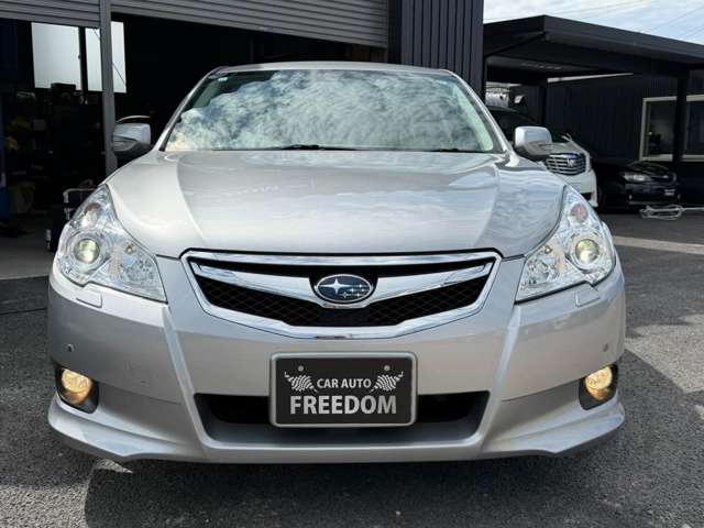 2010 Subaru Legacy B4 – thumbnail 2