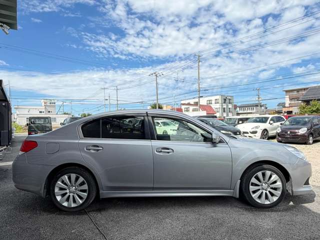 2010 Subaru Legacy B4 – thumbnail 4