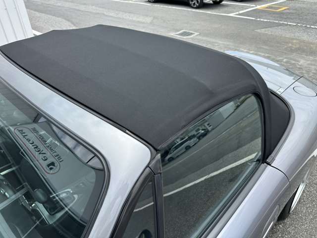 2004 Mazda Roadster – thumbnail 3