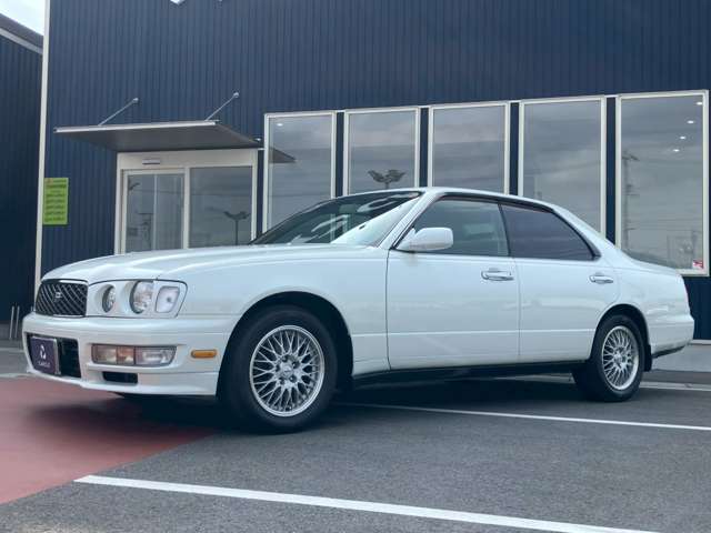 1998 Nissan Gloria – thumbnail 4