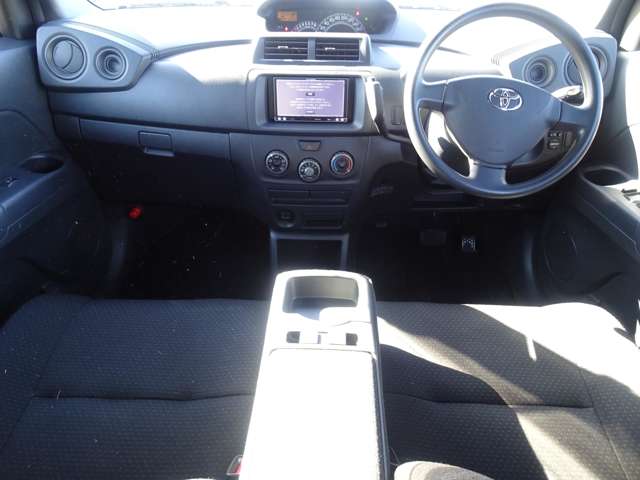 2008 Toyota bB – thumbnail 3