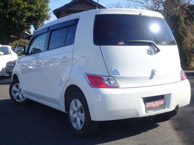 2008 Toyota bB – thumbnail 4