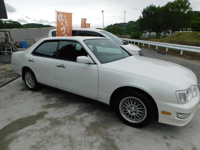 1999 Nissan Cedric – thumbnail 4