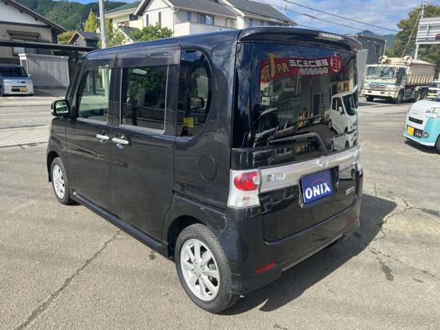 2009 Daihatsu Tanto – thumbnail 4